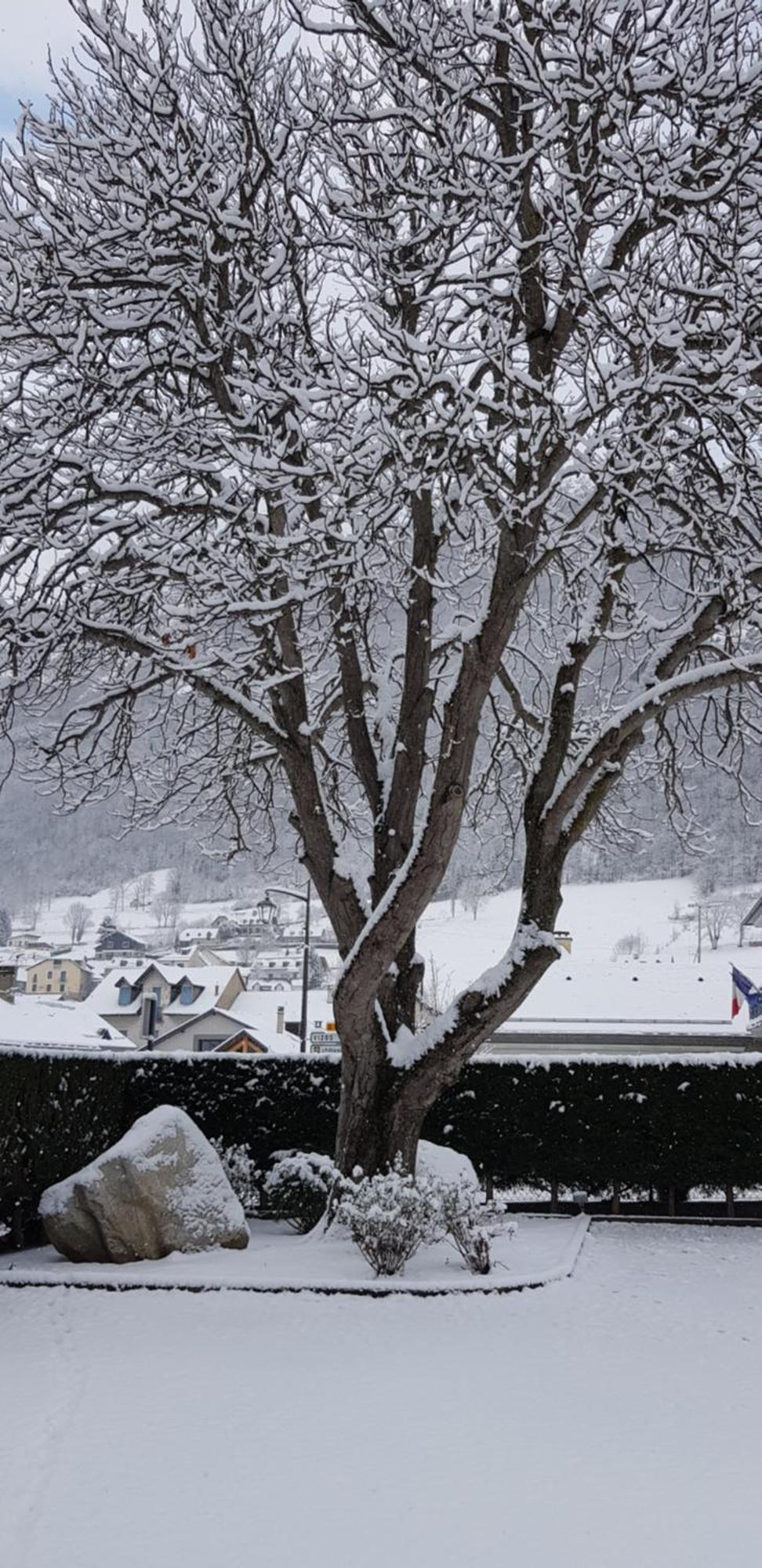 Hotel Terminus Luz-Saint-Sauveur Bagian luar foto